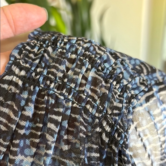 Anthropologie Gretchen Sheer Smocked Blouse (Size M) - Picture 5 of 9